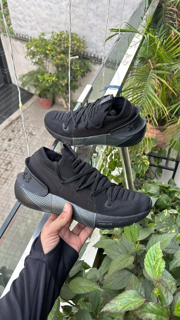 UNDER ARMOUR Hovr Phantom 3