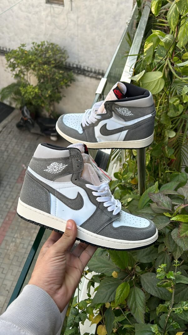 AIR JORDAN One "Washed Black" Edition