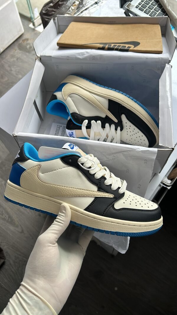 Jordan 1 Low Travis Scott X Fragment