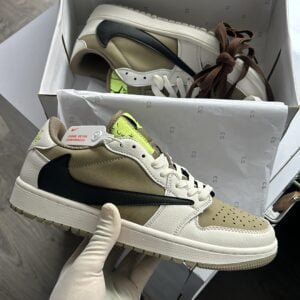 Jordan 1 Low Travis Scott X Fragment