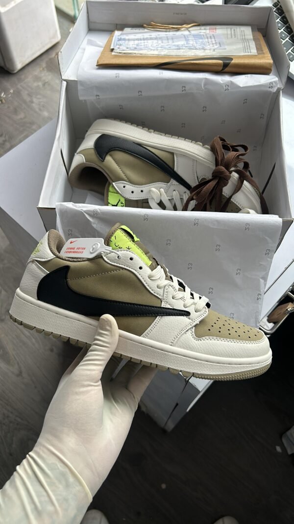 Jordan 1 Low Travis Scott X Fragment