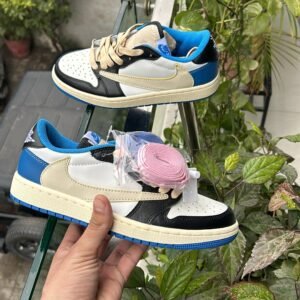 NIKE Air Jordan 1 Low X Travis Scott FRAGMENTS