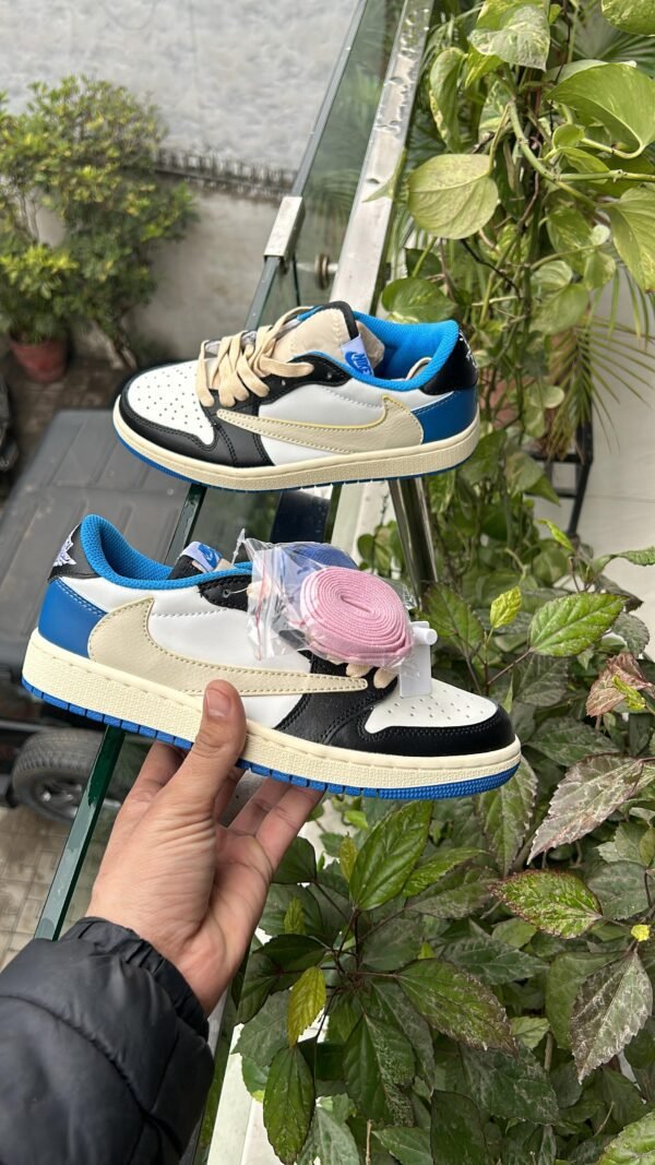 NIKE Air Jordan 1 Low X Travis Scott FRAGMENTS