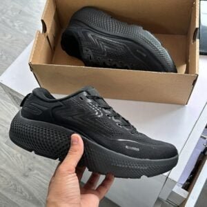 SKECHERS Go Run Max Road