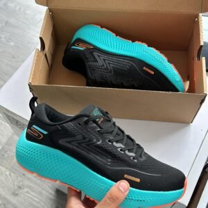 SKECHERS Go Run Max Road