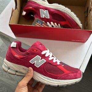 NEW BALANCE 2002R