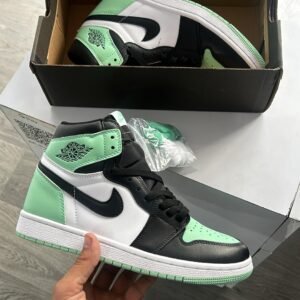 AIR JORDON One High “Green Glow”