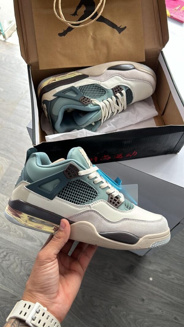 JORDAN Retro 4 Snorlax Custom Edition
