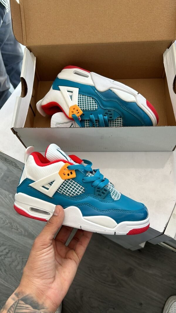 JORDAN Retro 4