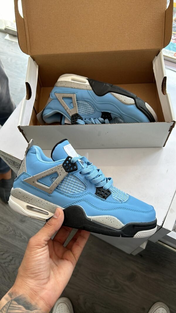 JORDAN Retro 4