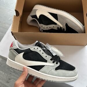 AIR JORDAN X TRAVIS SCOTT One Low Reverse Grey