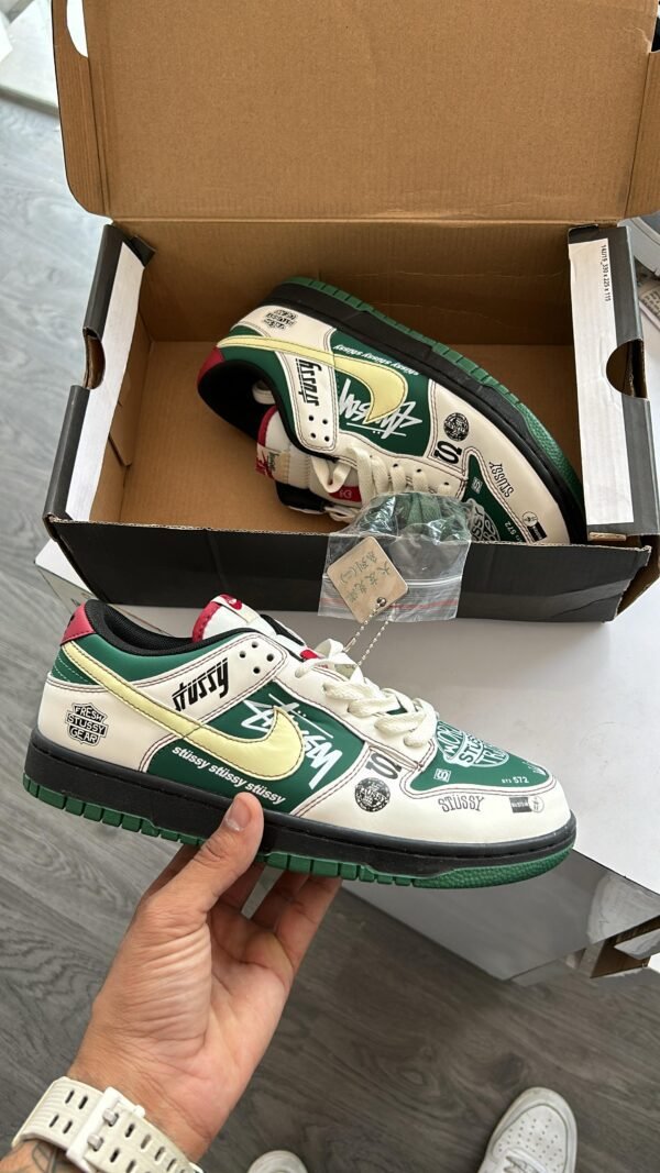 NIKE Dunk Stussy