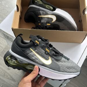 NIKE AirMax 2021