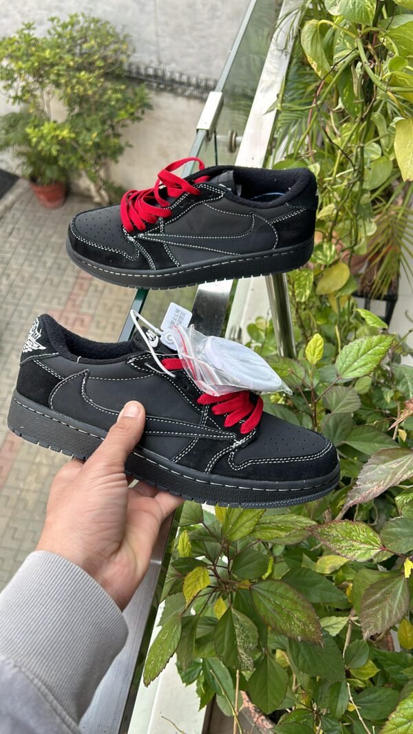 Air Jordan 1 Low X Travis Scott BLACK PHANTOM