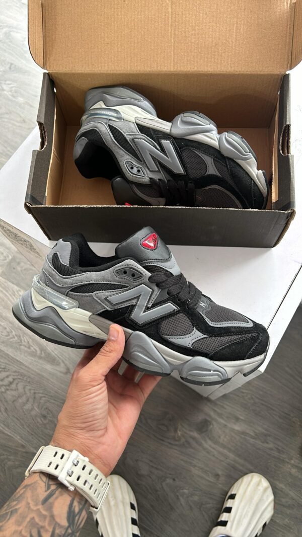 NEW BALANCE 9060