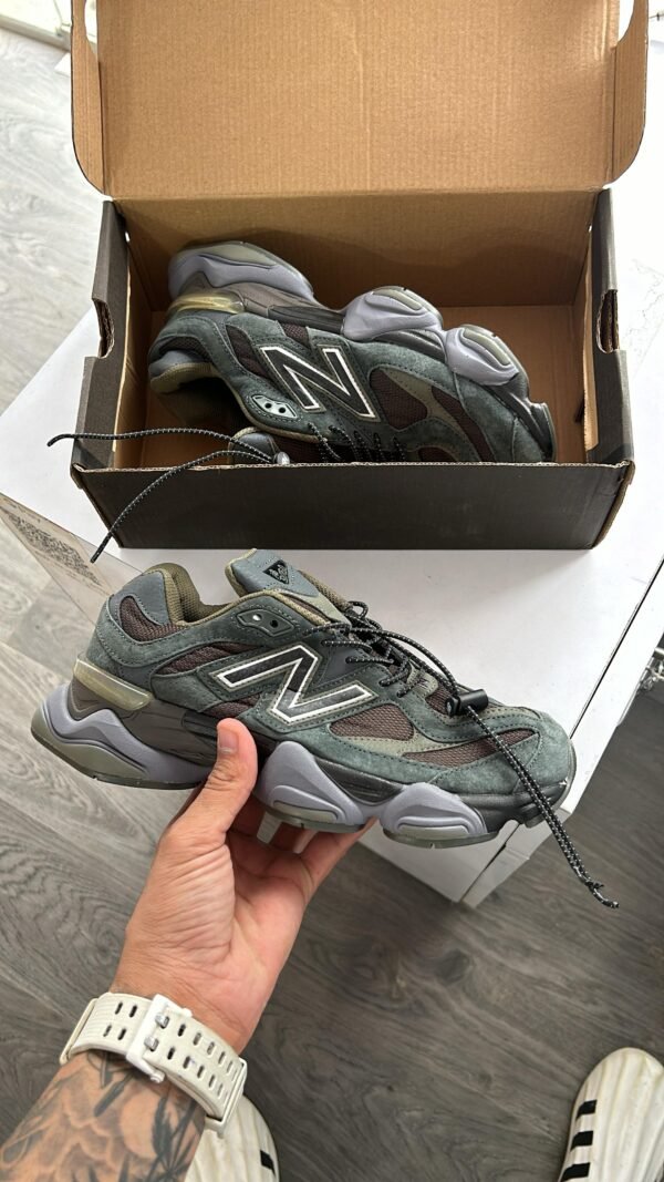 NEW BALANCE 9060