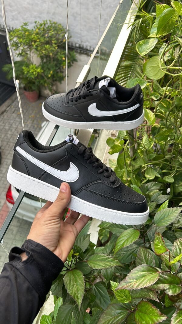 NIKE Court Classic Black White