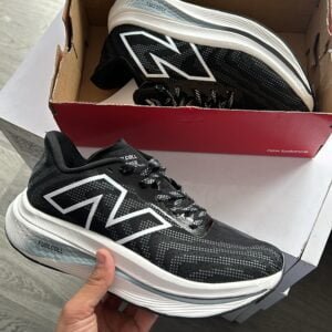NEW BALANCE FuelCell SuperComp Trainer v2