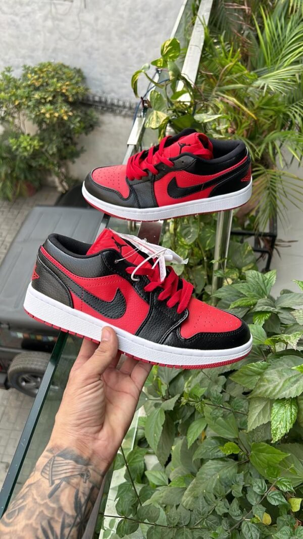 AIR JORDAN One Low Gym Red