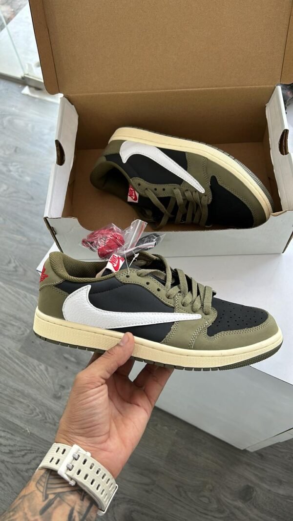 AIR JORDAN X TRAVIS SCOTT/Jack Cactus One Low Black/Olive