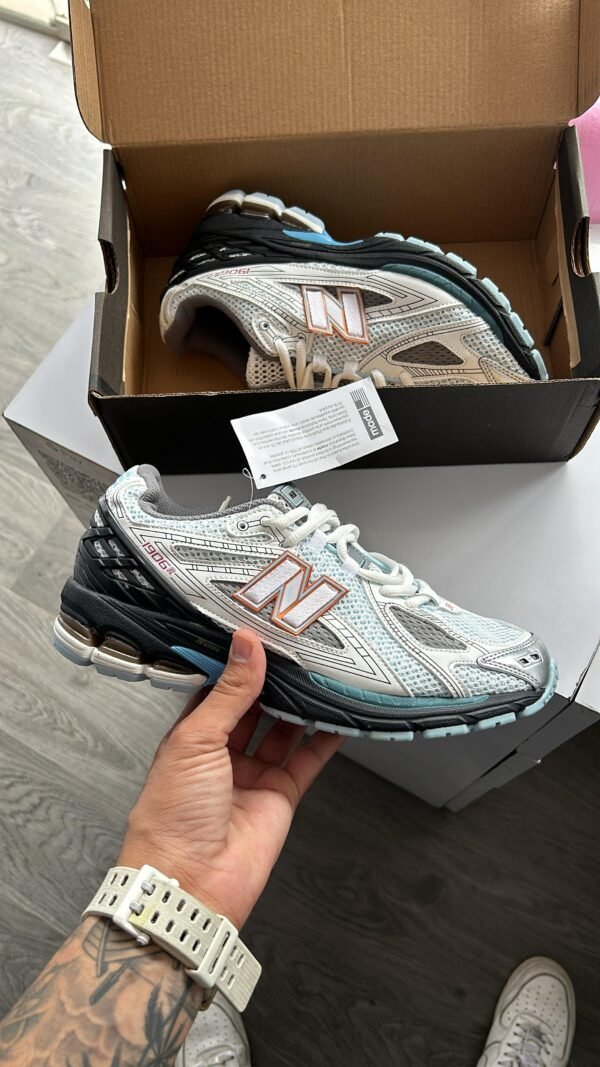 NEW BALANCE 1906R