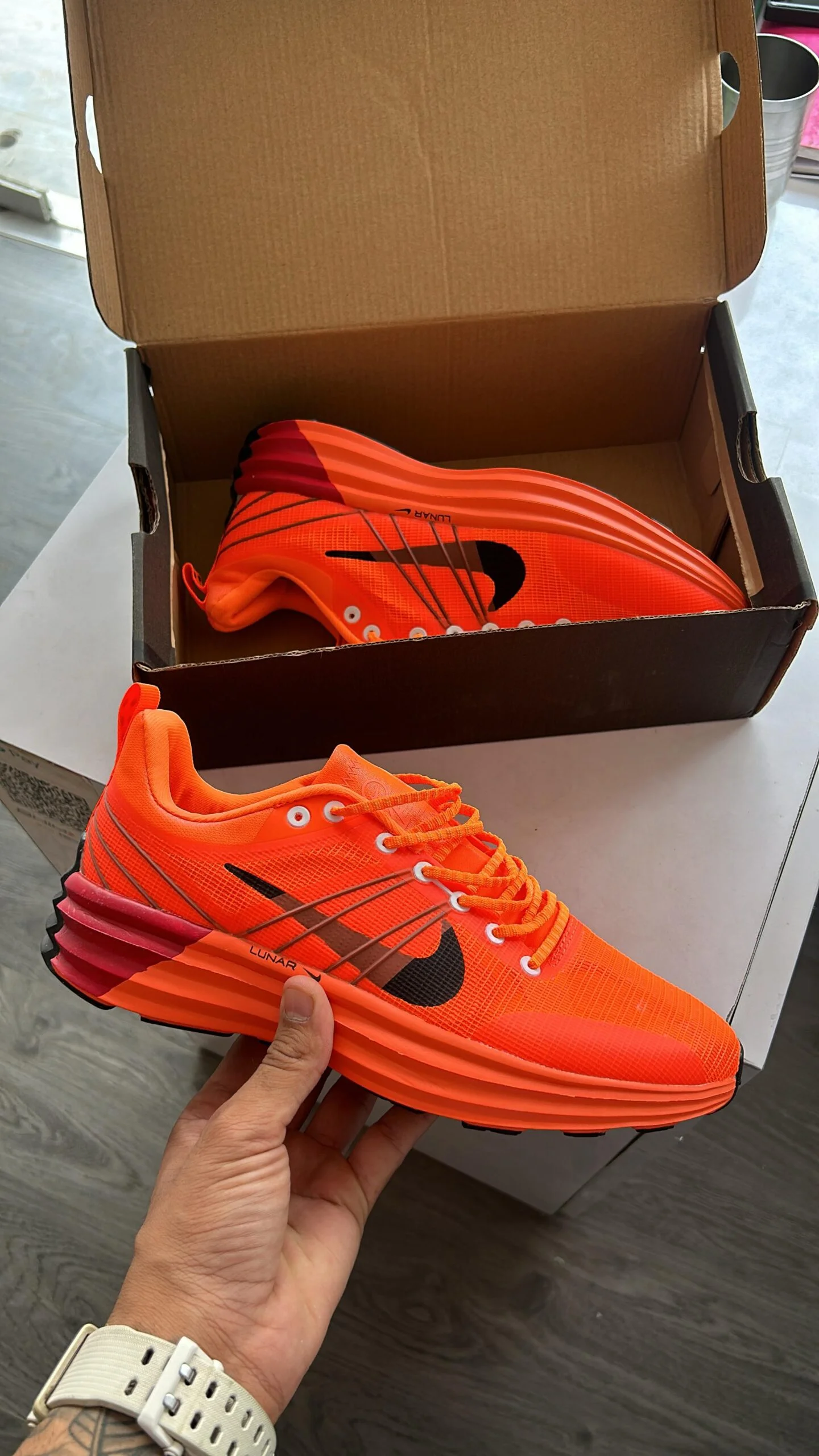 NIKE Lunar Roam Running