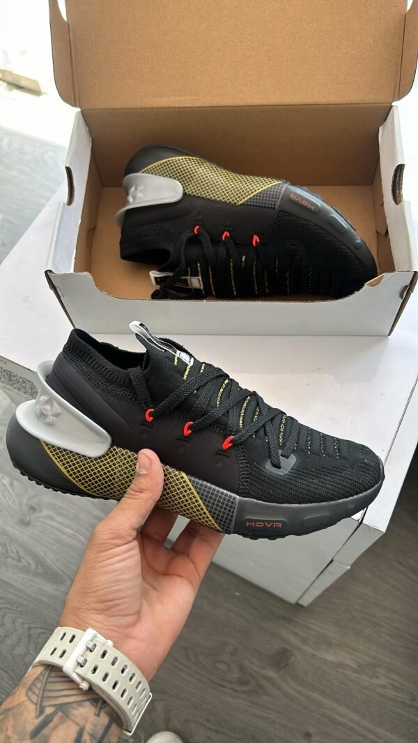 UNDER ARMOUR Phantom 3