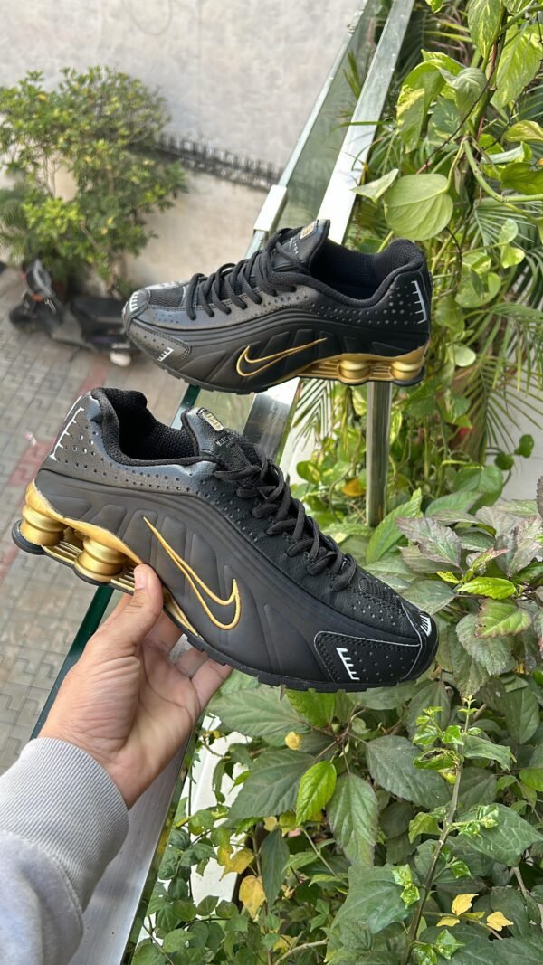 NIKE Shox