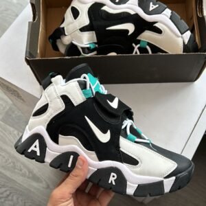 NIKE Air Barrage Mid