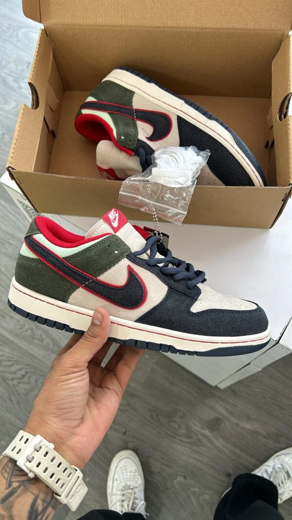 NIKE Dunks Customs