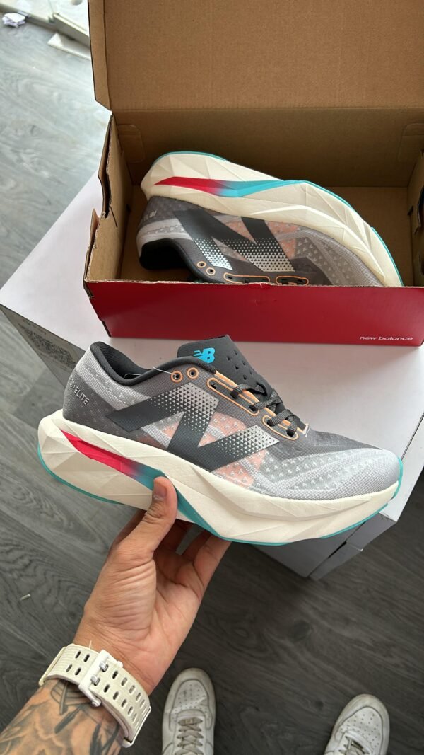 NEW BALANCE FuelCell SuperComp Elite V4