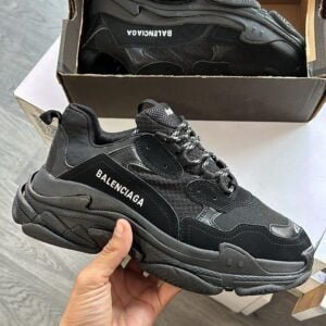 BALENCIAGA Triple S