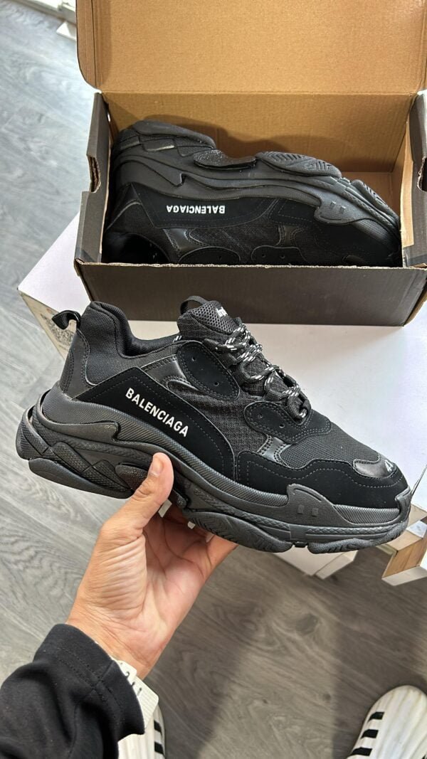 BALENCIAGA Triple S