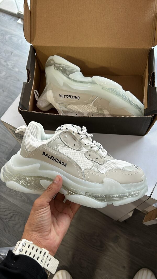 BALENCIAGA Triple S