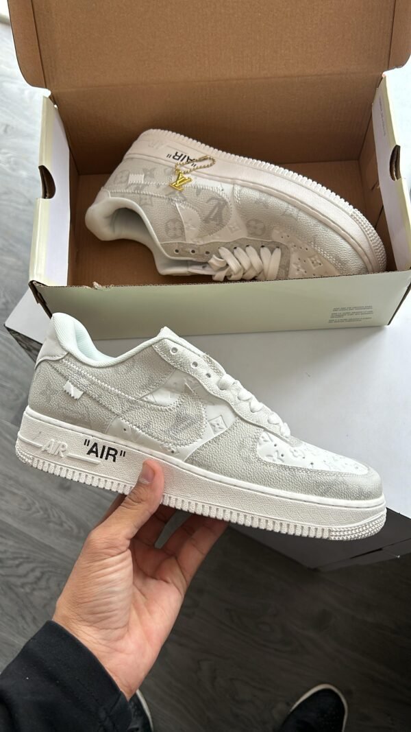 LOUIS VUITTON X NIKE AirForce One Customs