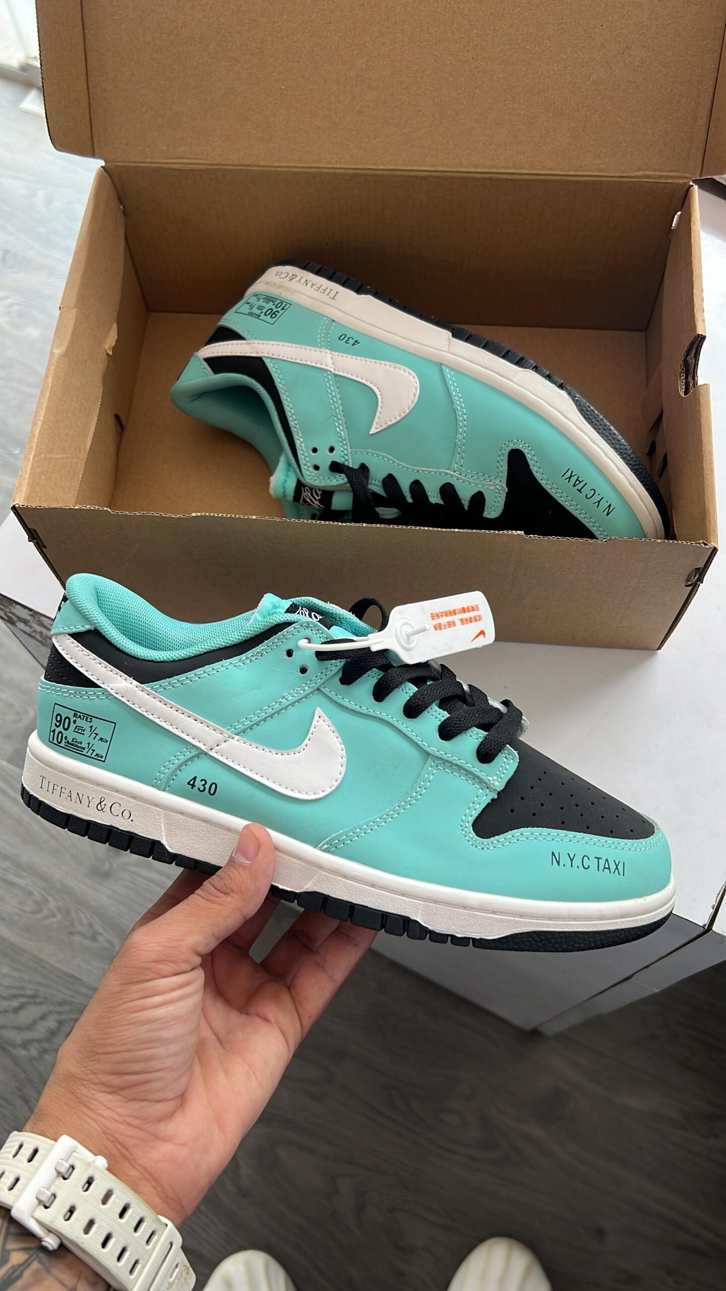 NIKE X TIFFANY & Co. Dunk Limited Edition