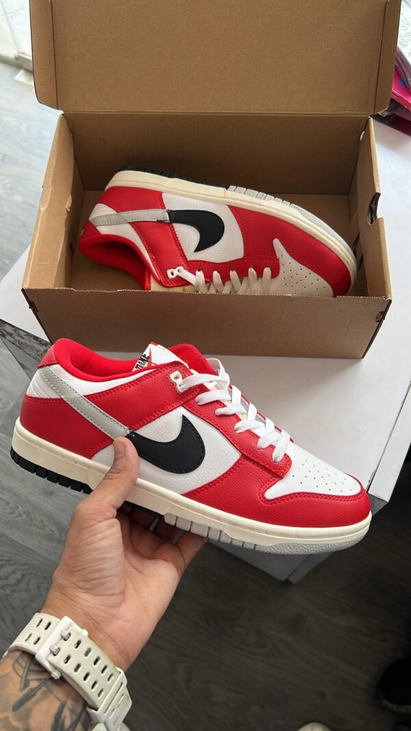 NIKE SB Dunk Chicago Split