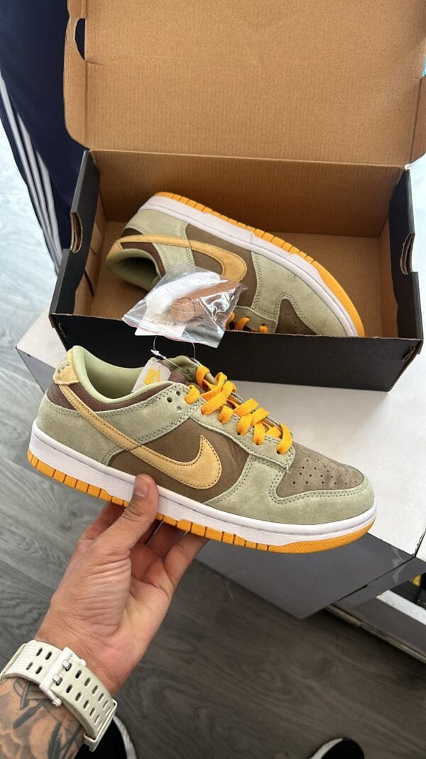 NIKE Dunk Dusty Olive