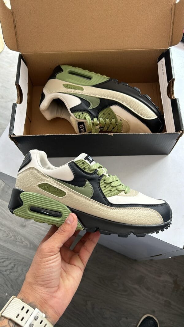 NIKE AirMax 90