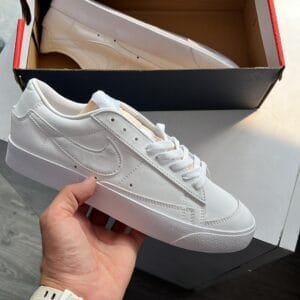 NIKE Blazer Low 77′ Triple White