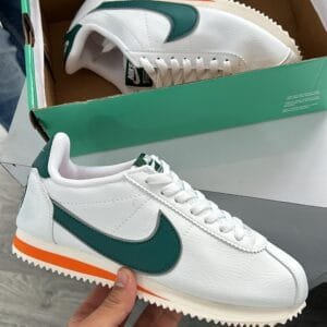 NIKE Cortez Leather