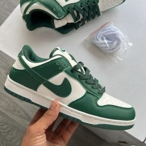 NIKE Dunk Varsity Green