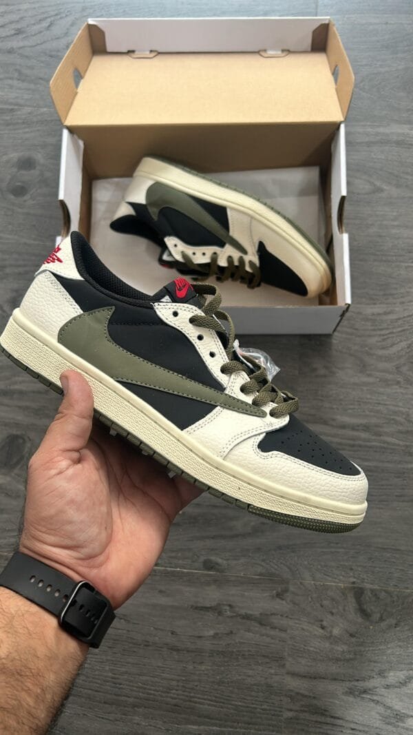 AIR JORDAN X TRAVIS SCOTT One Low Olive