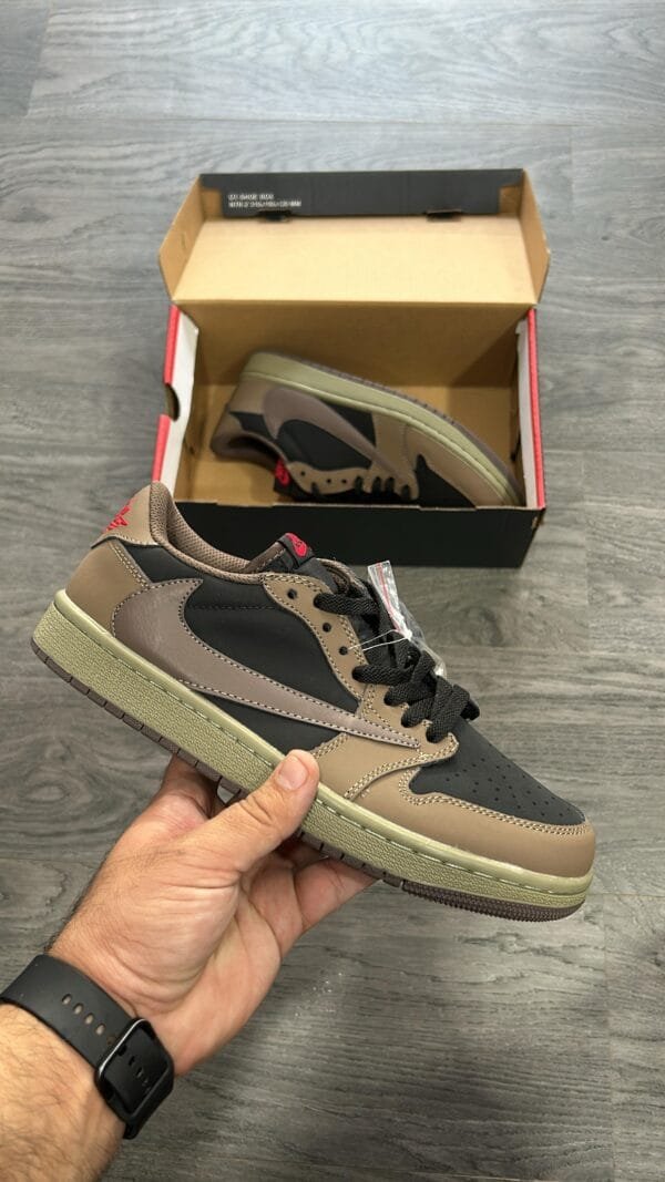 AIR JORDAN X TRAVIS SCOTT One Low Velvet Brown