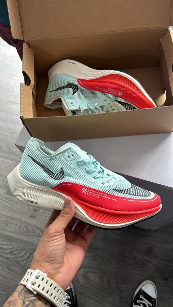 NIKE ZoomX Vaporfly Next 2