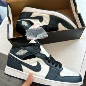 AIR JORDAN One High & Mid