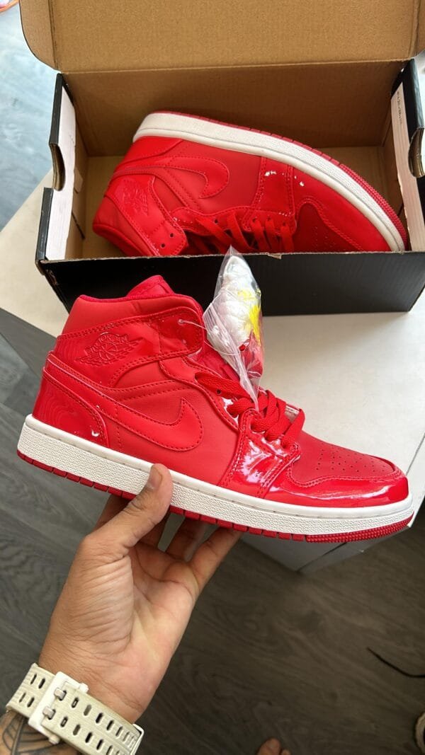 AIR JORDAN One High & Mid