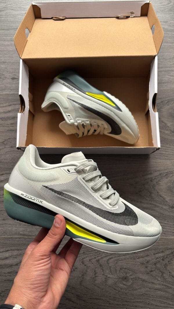 NIKE Zoom Fly Running