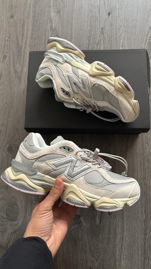 NEW BALANCE 9060