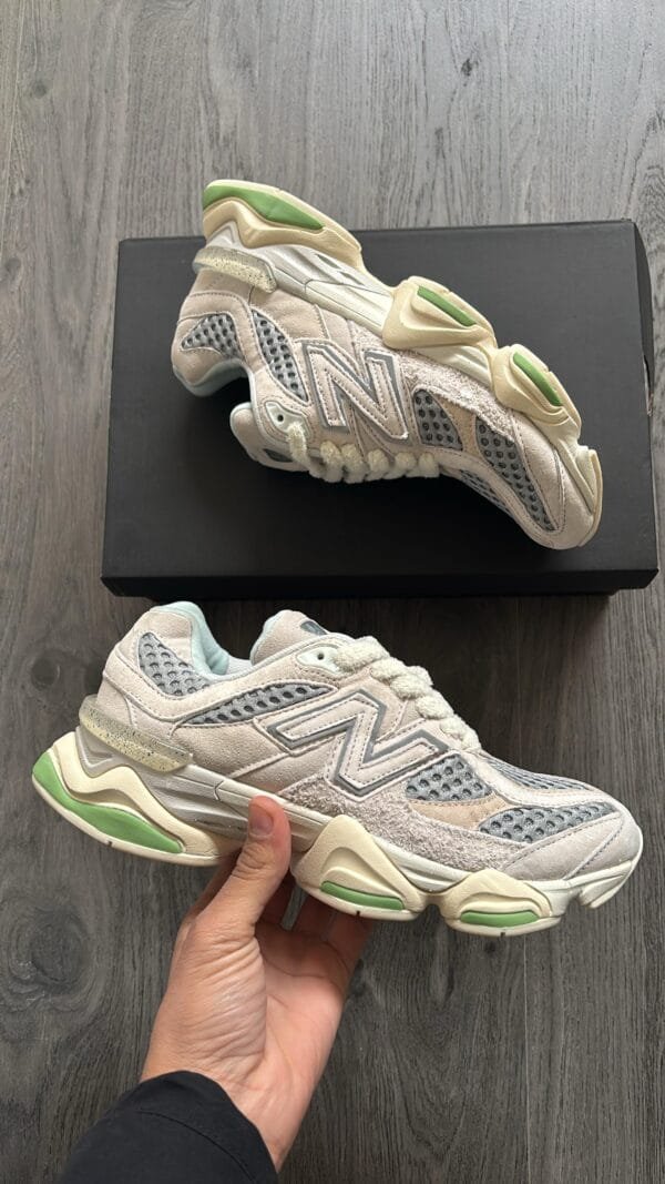 NEW BALANCE 9060